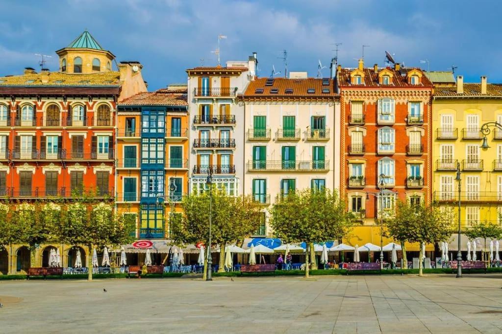 Acogedor Apartamento En El Corazon De Pamplona Exterior photo