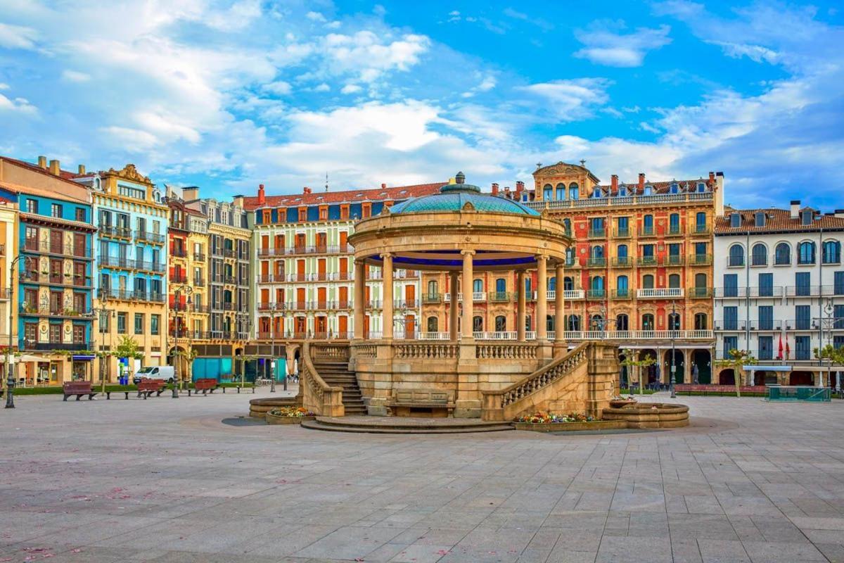 Acogedor Apartamento En El Corazon De Pamplona Exterior photo